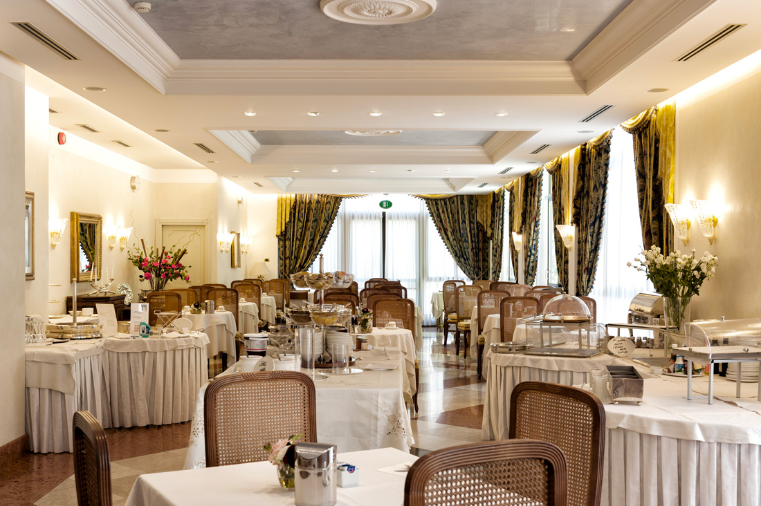 Referenza AVE Hotel 4 Stagioni - Area ristorante