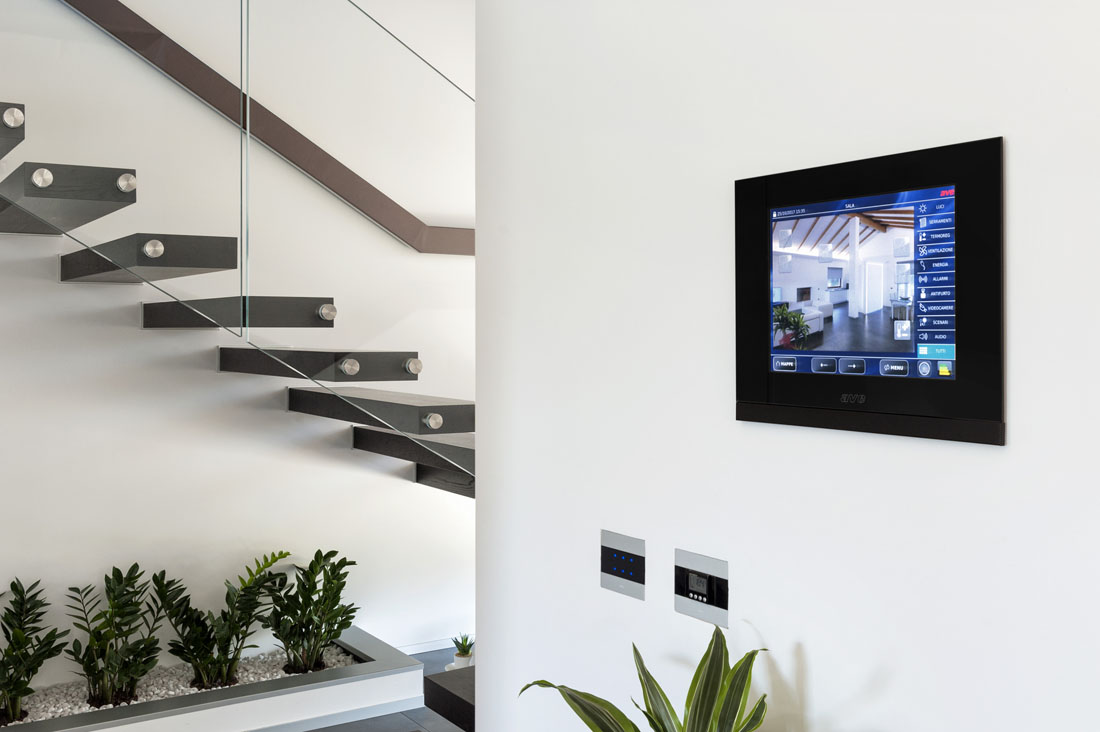 Touch Screen home automation AVE